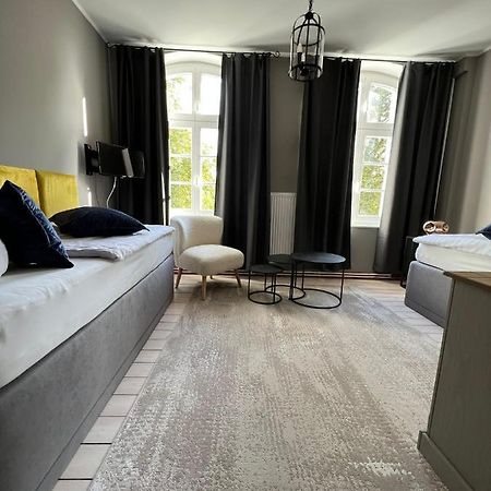 Gutshauszimmer Neu Gaarz Buitenkant foto
