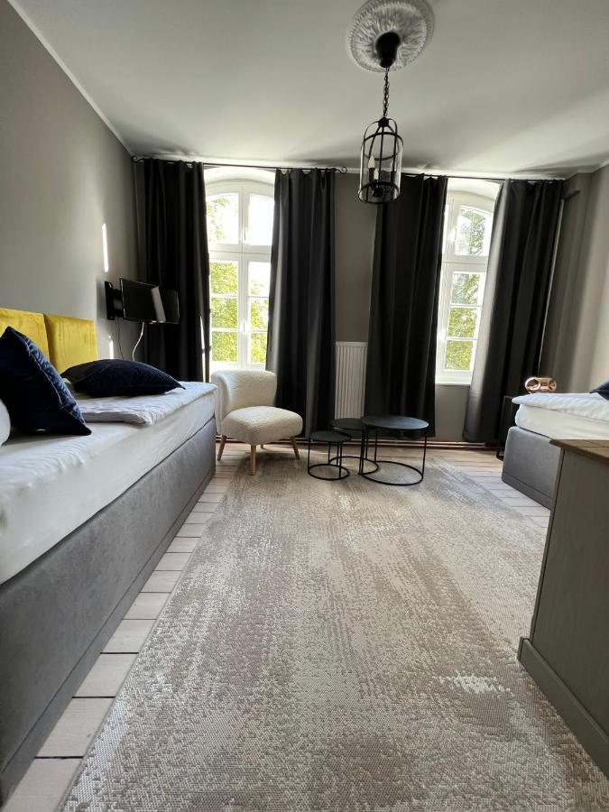 Gutshauszimmer Neu Gaarz Buitenkant foto