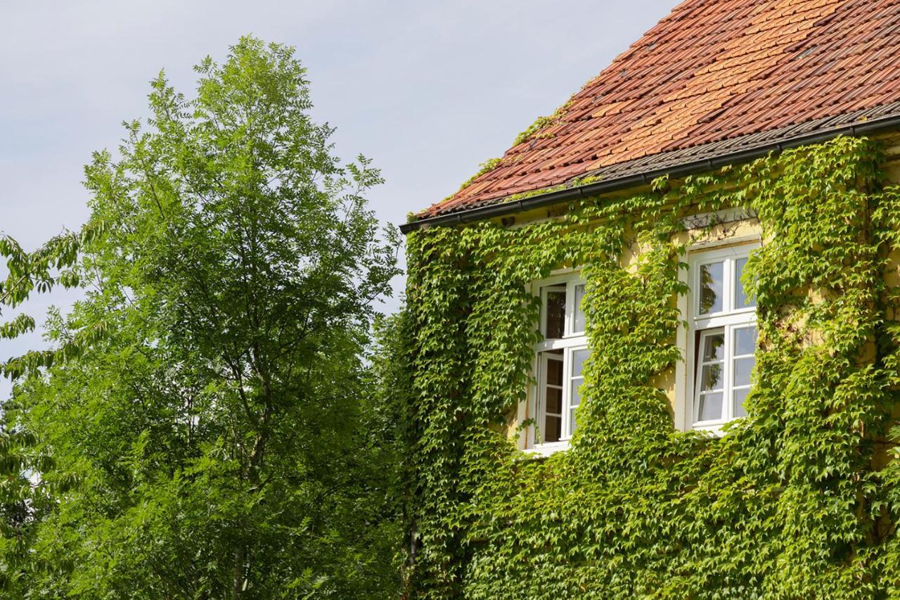 Gutshauszimmer Neu Gaarz Buitenkant foto