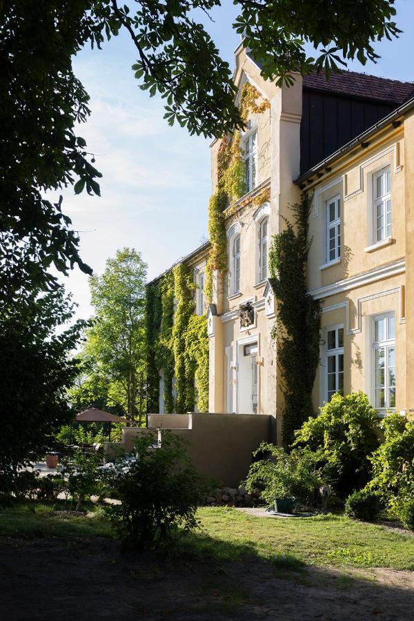 Gutshauszimmer Neu Gaarz Buitenkant foto