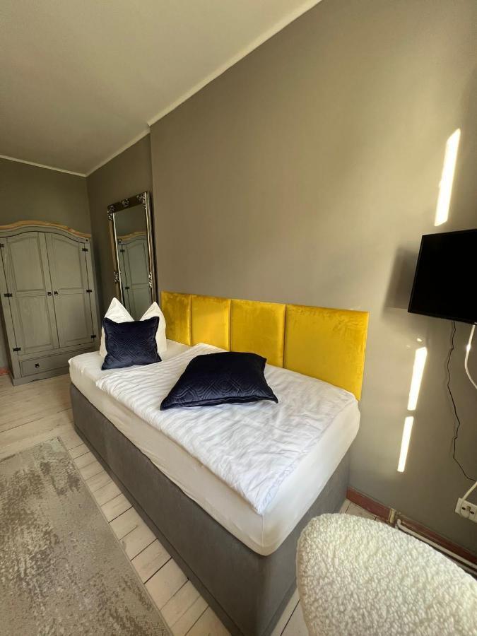 Gutshauszimmer Neu Gaarz Buitenkant foto